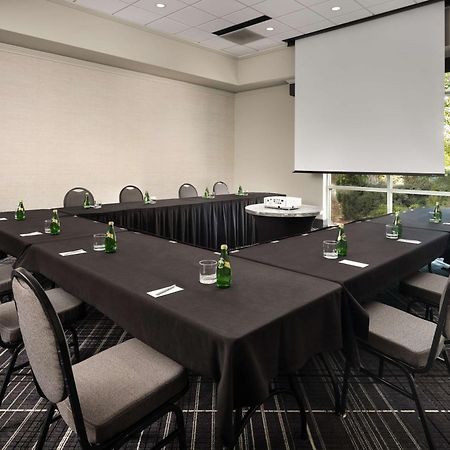 Hilton Charlotte Airport Hotel Esterno foto
