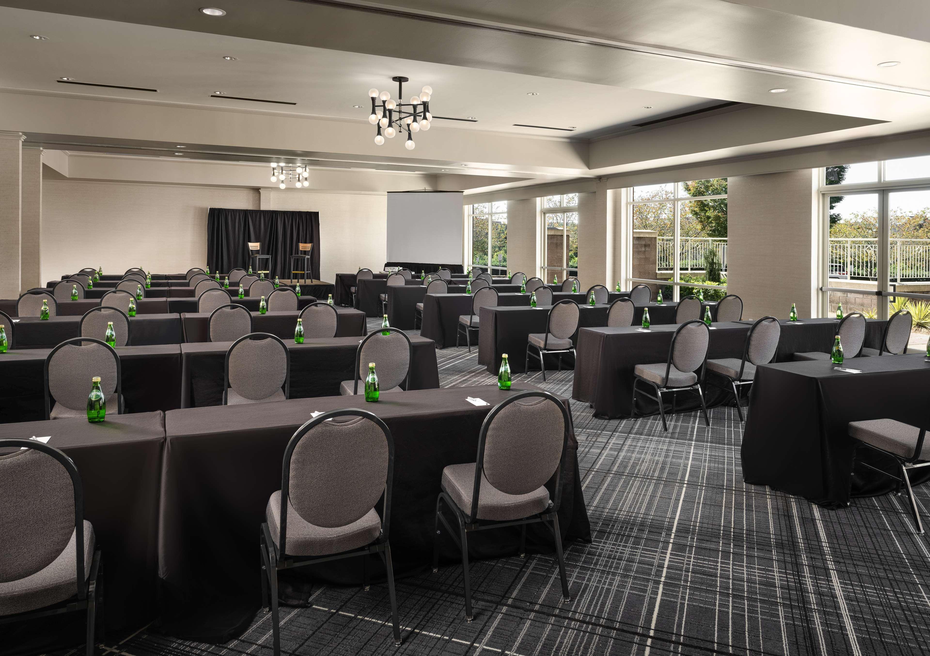 Hilton Charlotte Airport Hotel Esterno foto