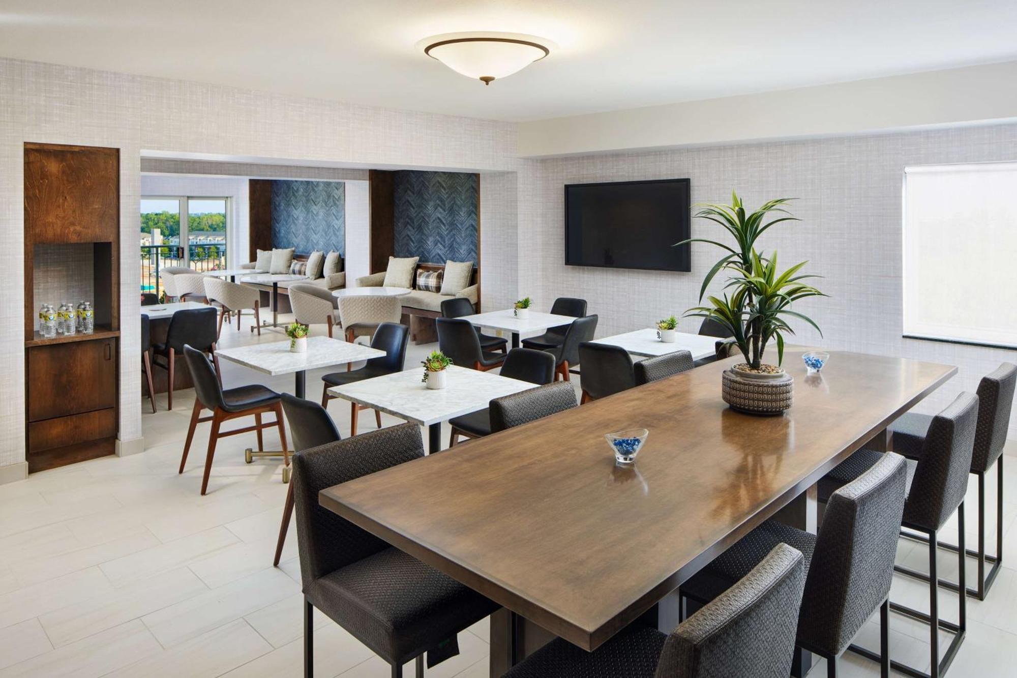 Hilton Charlotte Airport Hotel Esterno foto