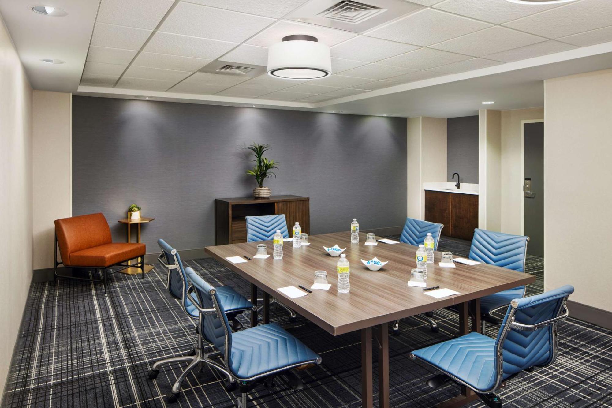 Hilton Charlotte Airport Hotel Esterno foto